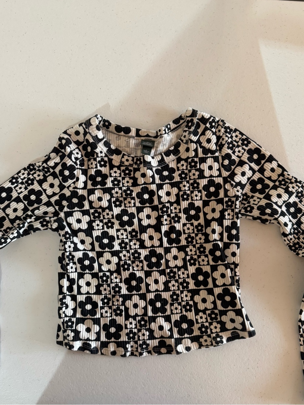 wild fable Black and White Floral Ribbed Long Sleeve Top
